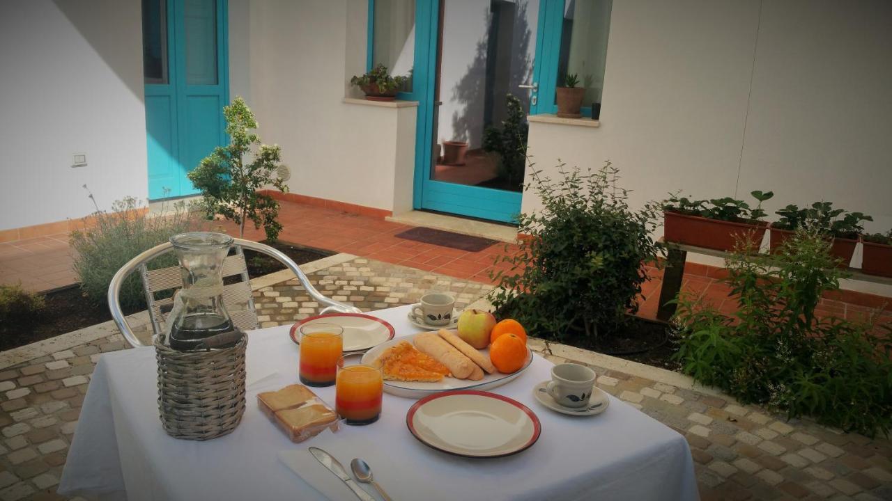 B&B-Le Rondini Монсеррато Экстерьер фото